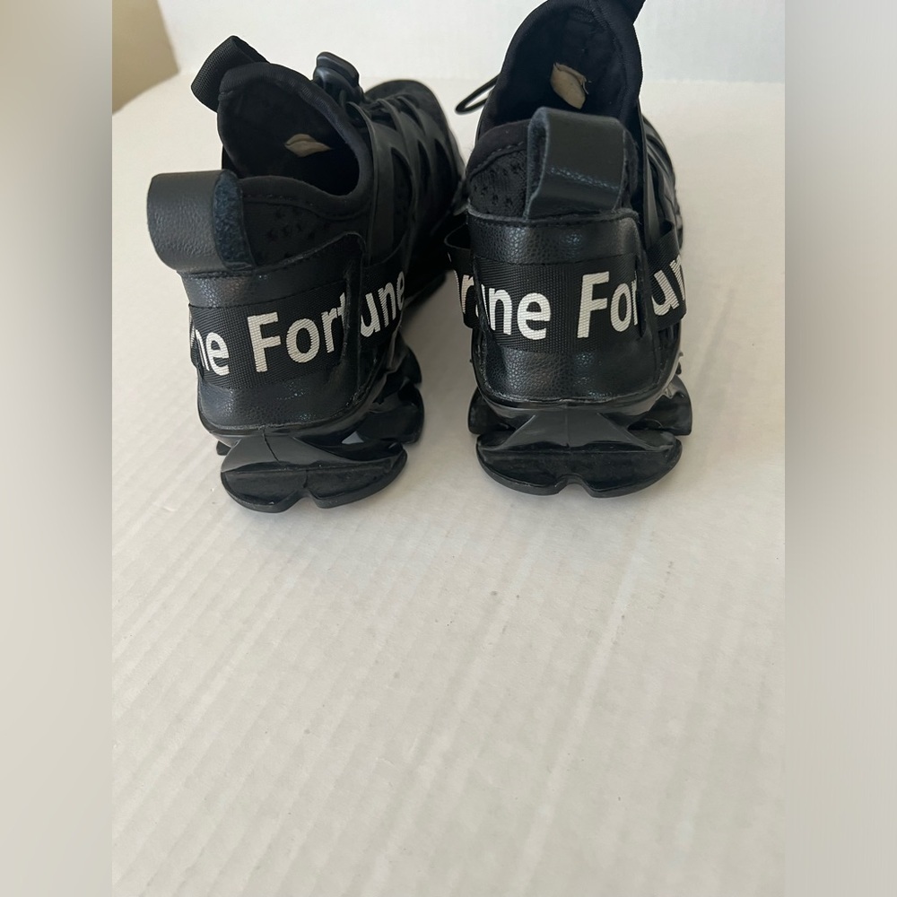 AB FORTUNE RUNNING SHOES. BLACK. SIZE 41. WHICH BELIEVE IS US SIZE 8-1/2 - Picture 3 of 7